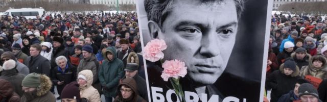 Немцов выиграл суд у Лужкова посмертно