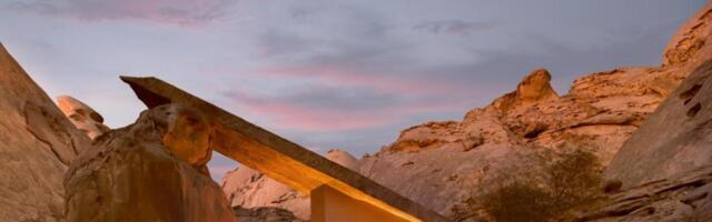 Необычный отель в Саудовской Аравии: виллы, высеченные прямо в скале