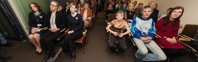 В Центре тревоги наградили детей, своевременно позвонивших по номеру 112