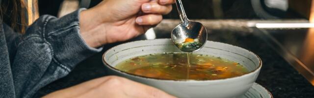 Где можно бесплатно поесть, получить теплые вещи и поддержку, когда денег не хватает даже на продукты?