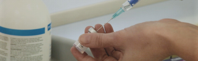 На выходных в Нарве вакцину от коронавируса получили 516 пожилых людей