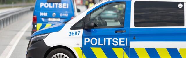 В районе Адавере произошло ДТП, закрыта одна полоса движения