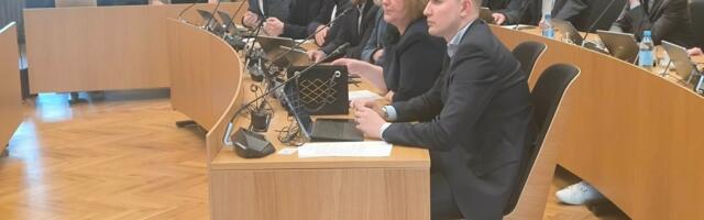 В Нарве вынесли вотумы недоверия городскому руководству