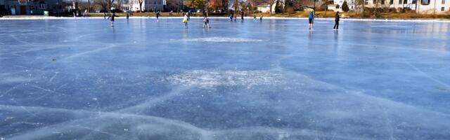 Разрешается выход пешком на лед Чудского озера