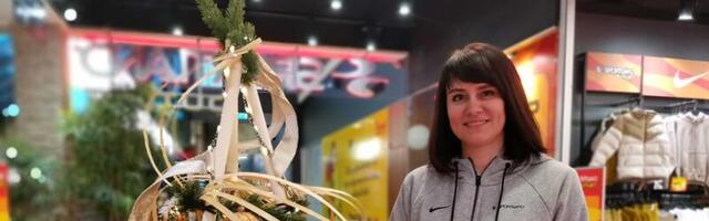 Ожерелья, зефир, выбеленный папоротник… Креативность и трудолюбие создателей рукотворных елок в нарвском Fama Keskus достойны уважения