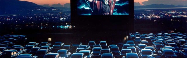 Привет, автокиносеансы и автоконцерты! С 15 мая в Эстонии разрешили проводить публичные мероприятия, посещать которые можно только не выходя из машины