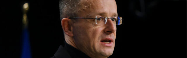 Сийярто в РФ: хочу убедиться, что нефть и газ будут доступны для Венгрии по прежней цене