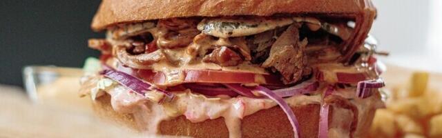 Великобритания запретила рекламу вредной еды в интернете и ограничила ее на ТВ