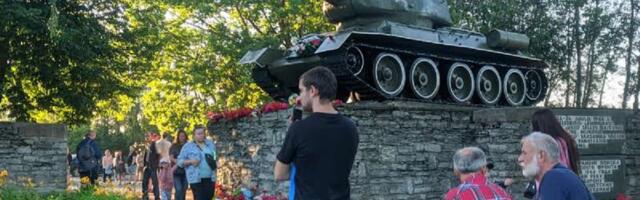 Защитники памятника «Танк» продолжают дежурство у него