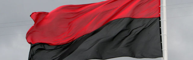 Скандал из-за статьи о связях с ультраправыми. О чем спорят СМИ Украины