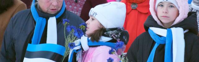 Солнце Эстонии встает в Нарве: смотри кто пришел на поднятие флага