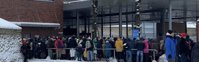 Через границу в Нарве снова пытались провезти вещи с запрещенной символикой