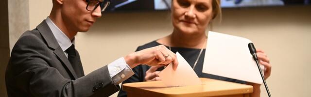 Нарвский депутат Денис Ларченко покинул партию Eesti 200, назвав её курс «неприемлемым»