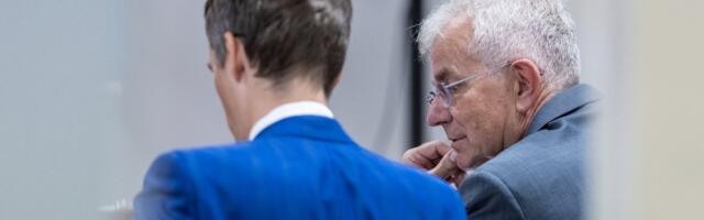 ФОТО | Тренер, обвиняемый в принуждении ученицы к сексу, предстал перед судом