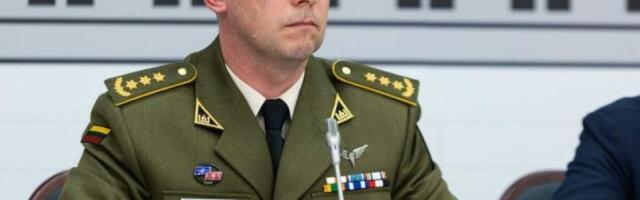 Отстранённый глава военной разведки уходит с военной службы по двустороннему соглашению
