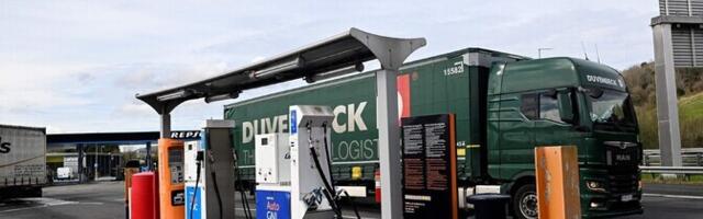 Цены на нефть превысили 100 долларов впервые с 2022 года