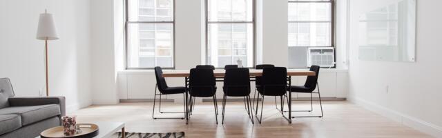 Мужчины, предлагавшие строительство модульных домов, подозреваются в мошенничестве