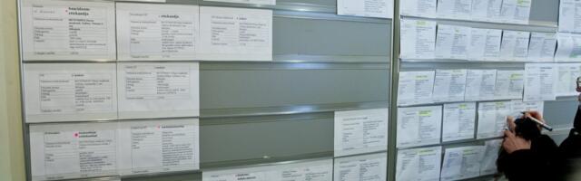 Число вакантных должностей достигло более 10 000