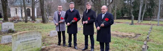 Российские дипломаты в Эстонии почтили память павших героев в День Неизвестного солдата