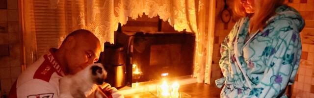 DELFI В УКРАИНЕ | „Потребляем меньше — платим больше“: семья из Кривого Рога о жизни в условиях постоянных отключений света, тепла и воды