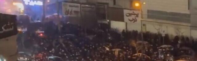 Вспыхнувшие в Иране протесты охватили уже более сотни городов