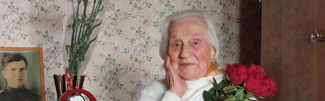 Дипломаты Посольства посетили 101-летнюю ветерана Великой Отечественной войны Александру Григорьевну Насонову