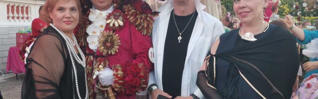 Нарвский Влюбленный Наполеон покорил сердца зрителей и жюри конкурса «Цветочное платье»: сразу два приза