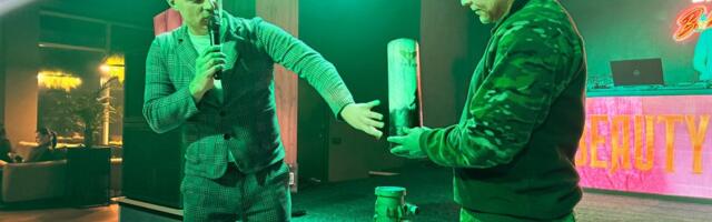 DELFI В УКРАИНЕ | „Биохимический гусь“ и отбивная из кассеты „Любэ“: бизнесвумен задонатили ВСУ более 30 000 гривен