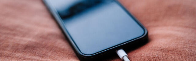 Мошенники выманили у 87-летней женщины 4000 евро под видом сотрудников Налогового департамента