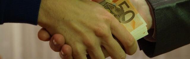 Сотни миллионов евро ущерба: прокуратура предъявила обвинения 15 лицам в масштабном отмывании денег