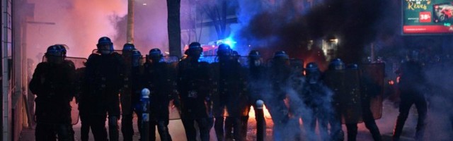 В Париже прошла акция против наделения полиции новыми полномочиями