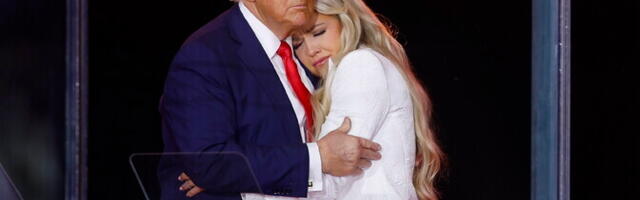 В США простились с убитым активистом Чарли Кирком