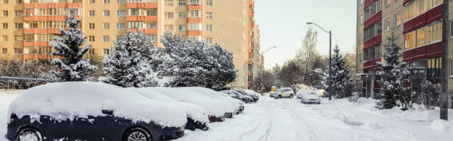 В непогоду лучше сидеть дома: эстонские синоптики сообщили о плохих дорожных условиях