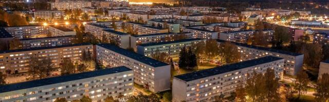 Квартирное товарищество самовольно устроило парковку на городской земле