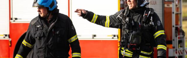 В Маарду пять человек застряли в лифте