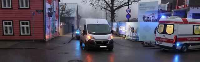 Смертельное ДТП в Тарту: 29-летний мужчина на самокате погиб после столкновения с фургоном