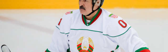 ВИДЕО: "Саня останется с нами". Как поддерживают Лукашенко в Беларуси