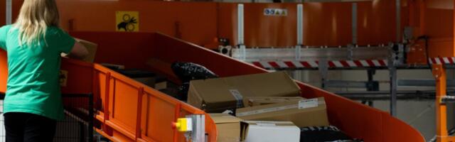 Omniva прекращает доставку посылок в США. Тысячи посылок застряли