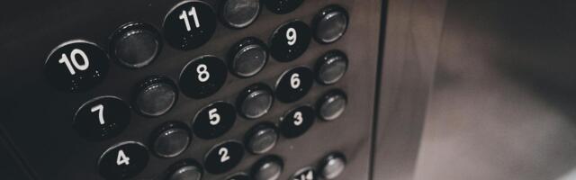 Производитель лифтов покупает конкурента и становится номером один в мире