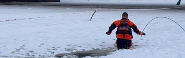 ВИДЕО | Один неверный шаг — и провалишься: выход на лед реки Эмайыги запрещен