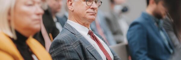 Министр культуры Пунтулис сделал заявление: «Театр не закрывают, но приказ о русском языке я не отменю»