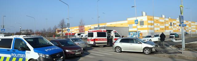 ФОТО | В Ласнамяэ два водителя не поделили дорогу