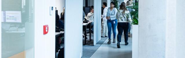 Касса по безработице: найти офисную работу становится все труднее