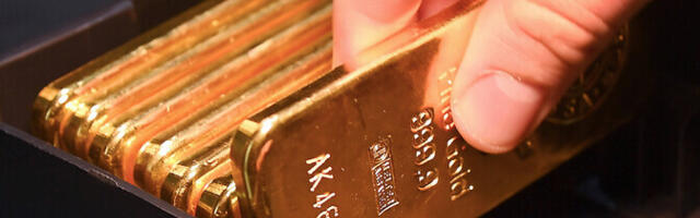 Биржевая цена на золото превысила отметку в 5000 долларов за унцию