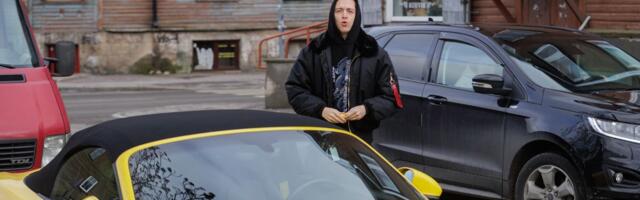 СМОТРИТЕ ⟩ Шикарный ярко-желтый автомобиль рэпера Томми Кэша ищет нового владельца