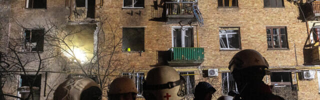 1375-й день войны: в Киеве в результате российских атак погиб человек