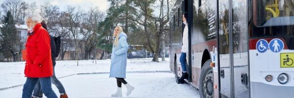 О чем пишет пресса: экономия в госуправлении, транспорт по требованию в регионах