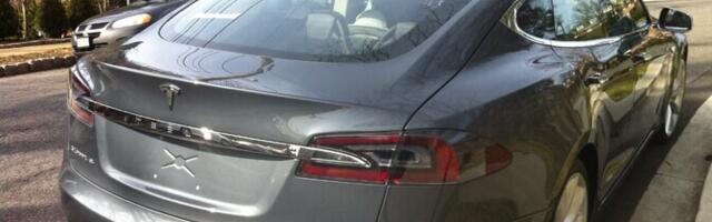 Транспортный департамент сертифицировал автопилот автомобилей Tesla