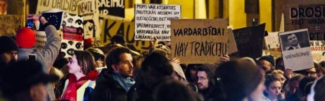 У посольства Латвии около 70 человек протестовали против выхода из Стамбульской конвенции