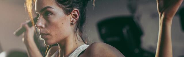 6 самых опасных упражнений в тренажёрке… для лица